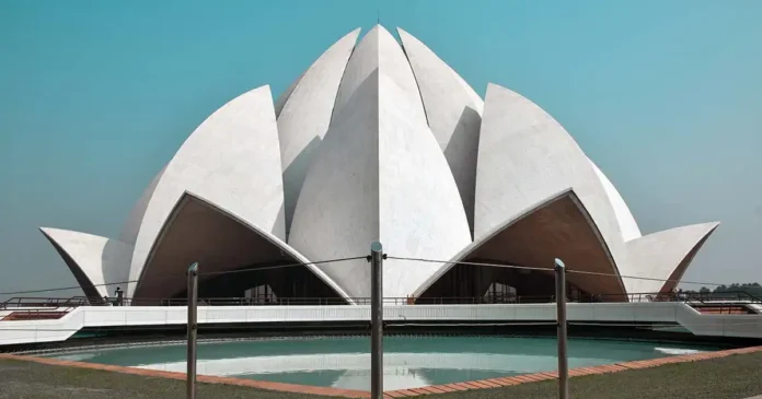 Lotus Temple - Baháʼí House of Worship